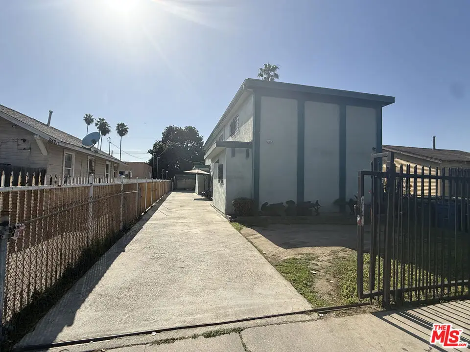 218 E 76th Place, Los Angeles, CA 90003 - Image #1