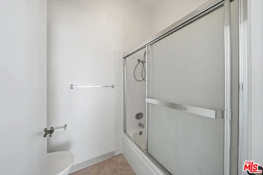 533 S St Andrews Place #410, Los Angeles, CA 90020 - #3