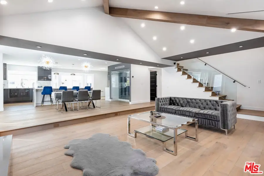 18721 Hatteras Street #10, Tarzana, CA 91356 - Image #3