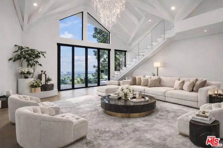 2021 Davies Way, Los Angeles, CA 90046 - #2