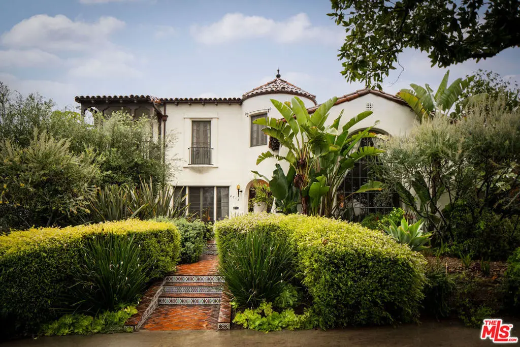 4918 Angeles Vista Boulevard, View Park Windsor Hills, CA 90043 - #1