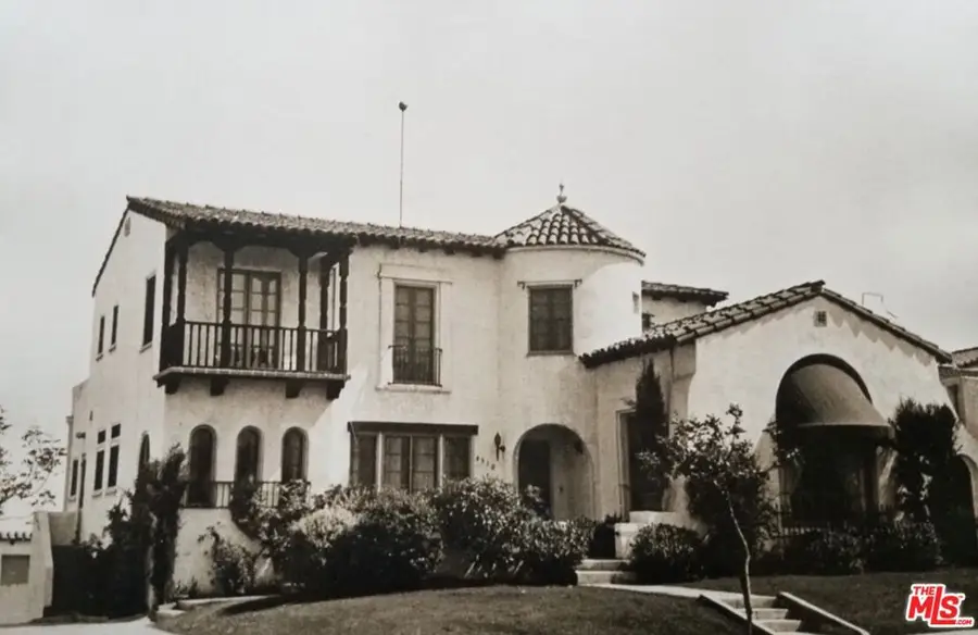 4918 Angeles Vista Boulevard, View Park Windsor Hills, CA 90043 - #2