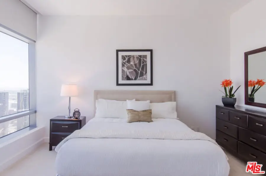 900 W Olympic Boulevard #39E, Los Angeles, CA 90015 - #2
