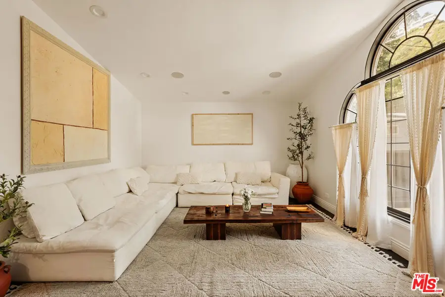 1110 N Beverly Glen Boulevard, Los Angeles, CA 90077 - Image #2