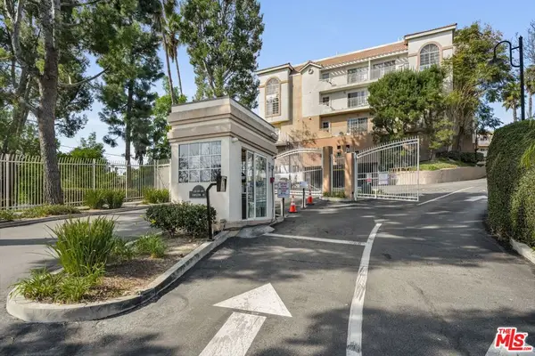 4750 Templeton Street #1104, Los Angeles, CA 90032