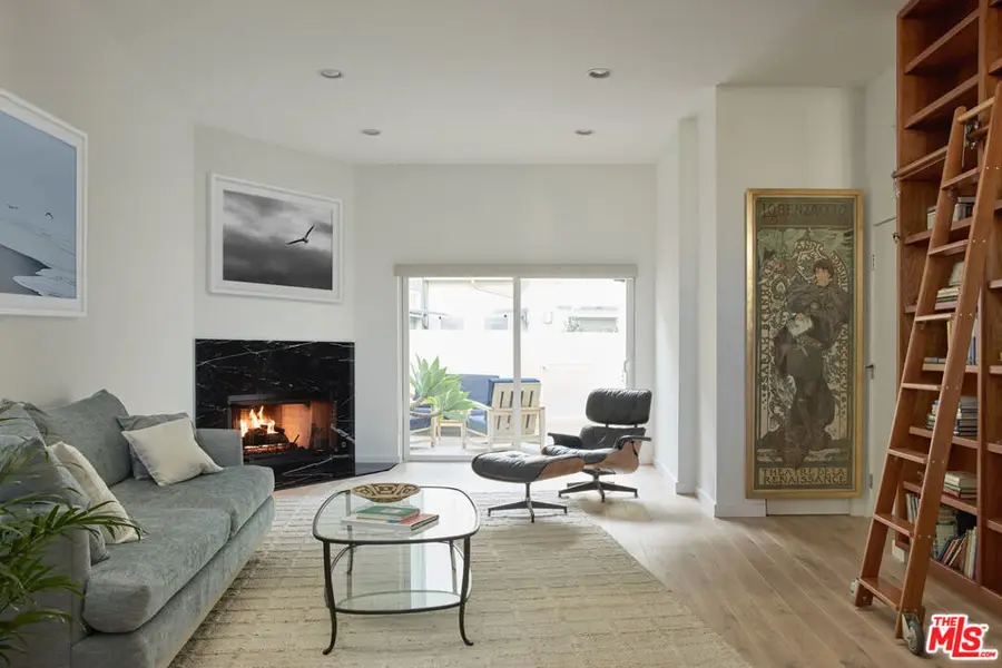 938 Lincoln Boulevard #3, Santa Monica, CA 90403 - #2