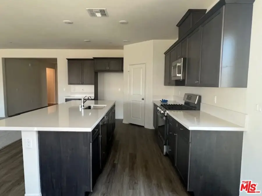 7318 Chetco River Street, Bakersfield, CA 93311 - #3