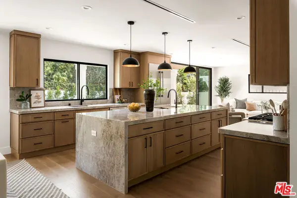 5032 Bluebell Avenue, Valley Village, CA 91607