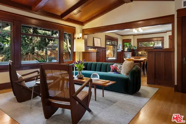 8050 Jovenita Canyon Drive, Los Angeles, CA 90046