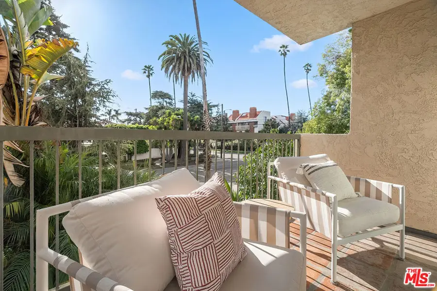 907 12th Street #4, Santa Monica, CA 90403 - #2
