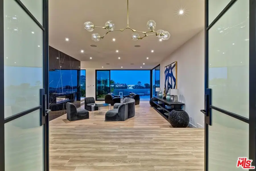 920 Linda Flora Drive, Los Angeles, CA 90049 - #3