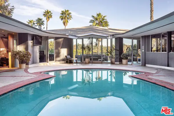 4435 Petit Avenue, Encino, CA 91436