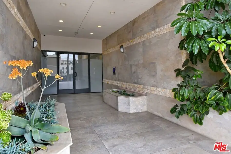 118 S Kenwood Street #305, Glendale, CA 91205 - #3