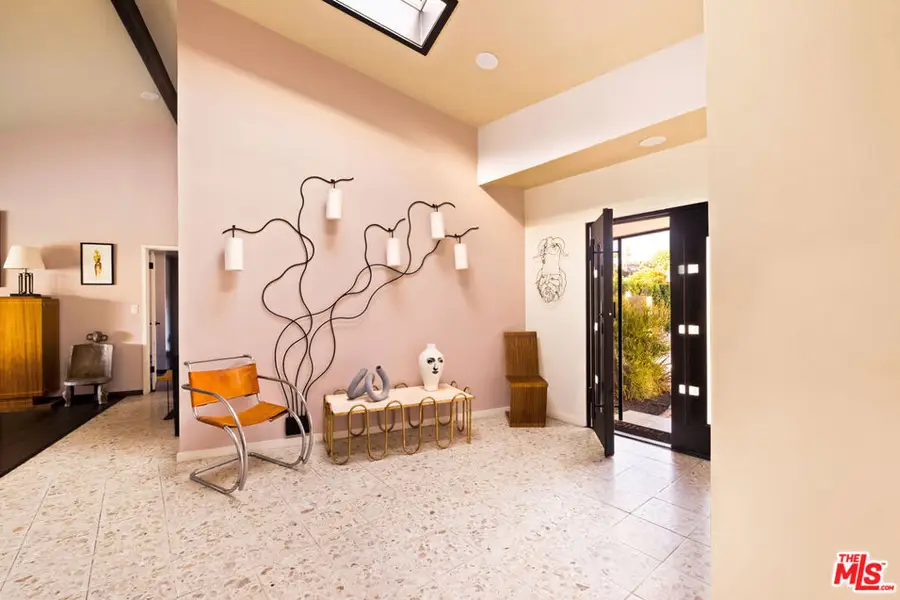 5549 Senford Avenue, Los Angeles, CA 90056 - #2