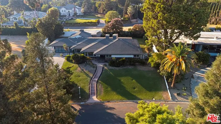 3946 Claremont Drive, Bakersfield, CA 93306 - #2