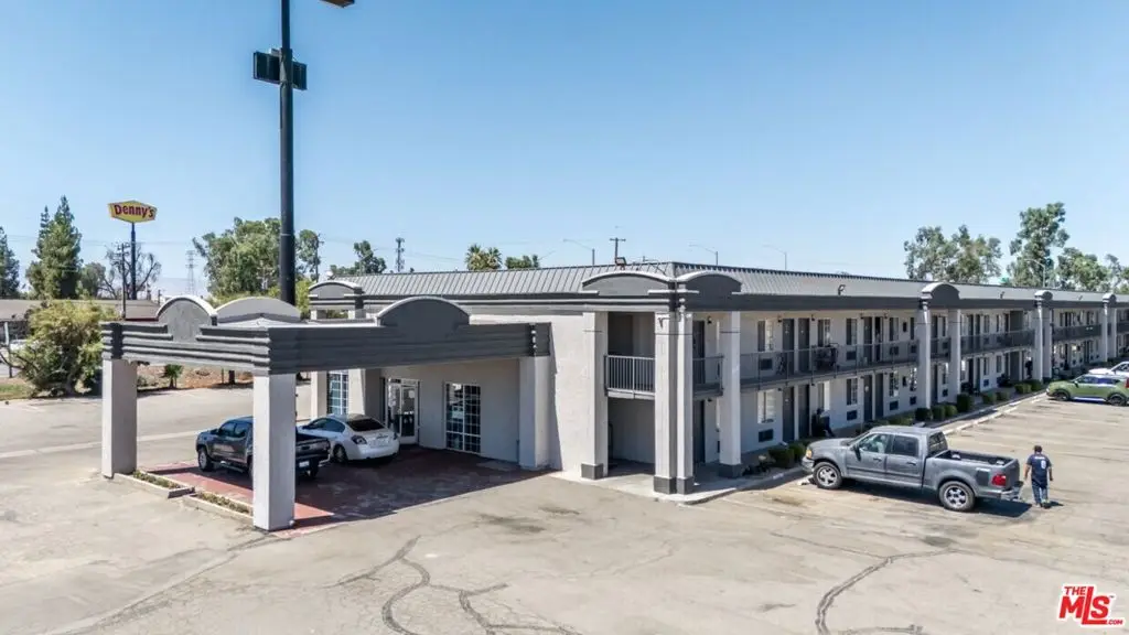 2700 White Lane, Bakersfield, CA 93304 - #1