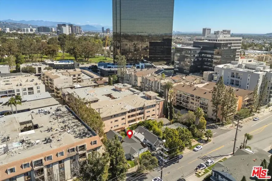 1116 S Barrington Avenue, Los Angeles, CA 90049 - #2