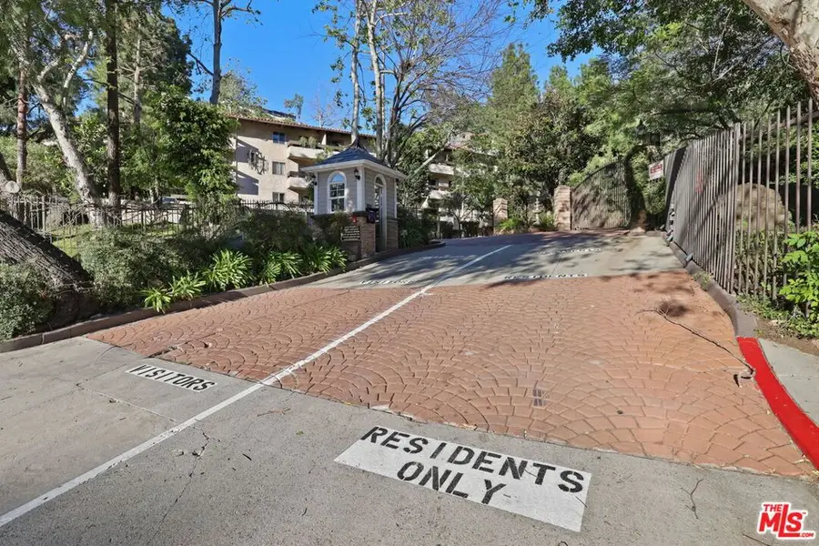 2700 Cahuenga Boulevard #2216, Los Angeles, CA 90068 - #2