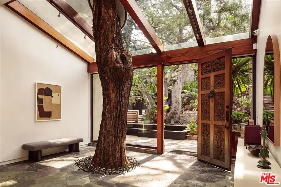 8882 Lookout Mountain Avenue, Los Angeles, CA 90046 - #2