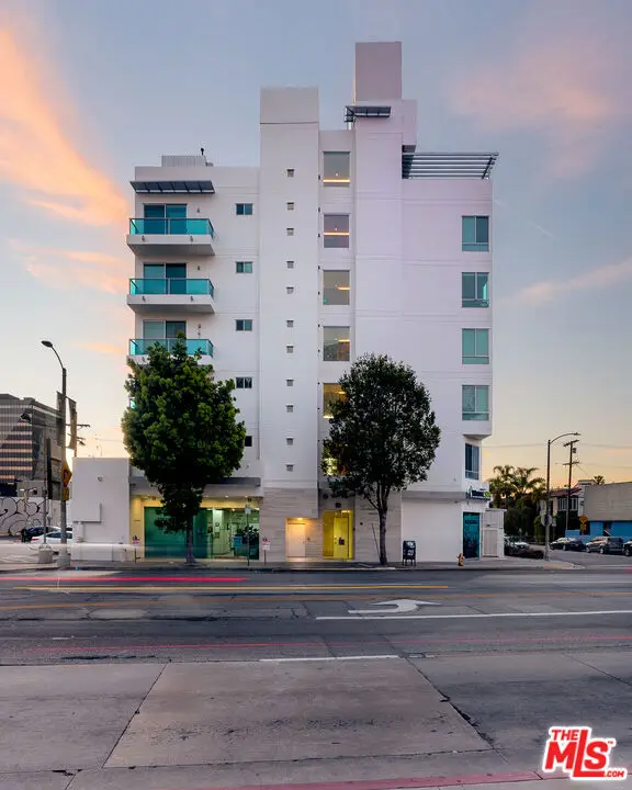 637 S Fairfax Avenue #202, Los Angeles, CA 90036 - #2