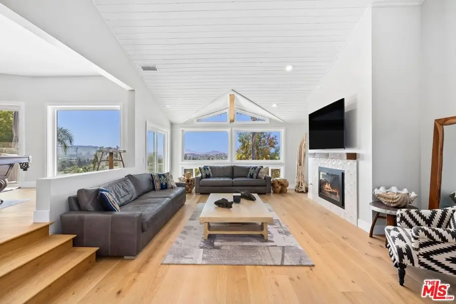 603 Lone Oak Drive, Thousand Oaks, CA 91362 - #3