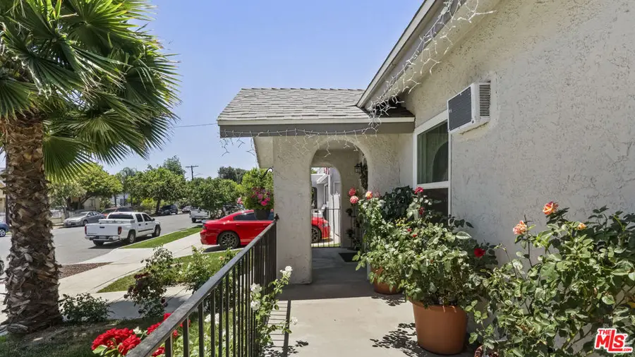 891 E 6th Street, Pomona, CA 91766 - #2