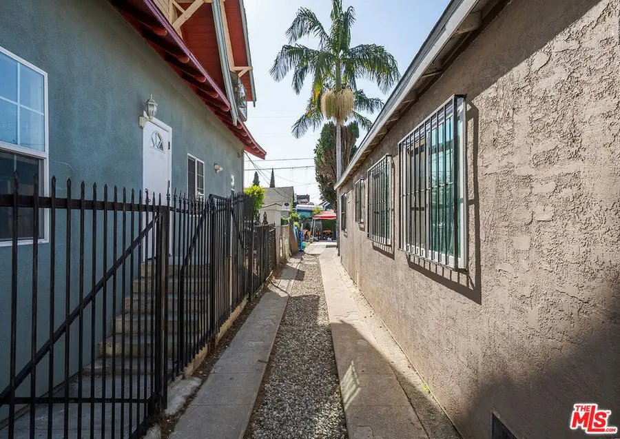 712 W 40th Place, Los Angeles, CA 90037 - #3