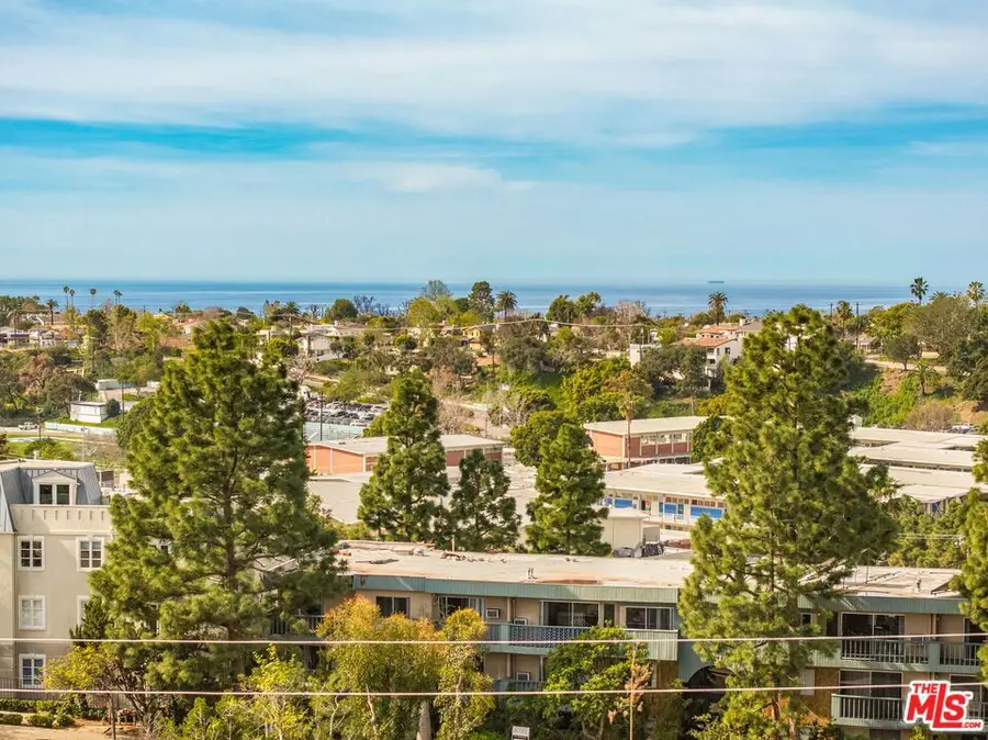 15422 Albright Street, Pacific Palisades, CA 90272 - #2