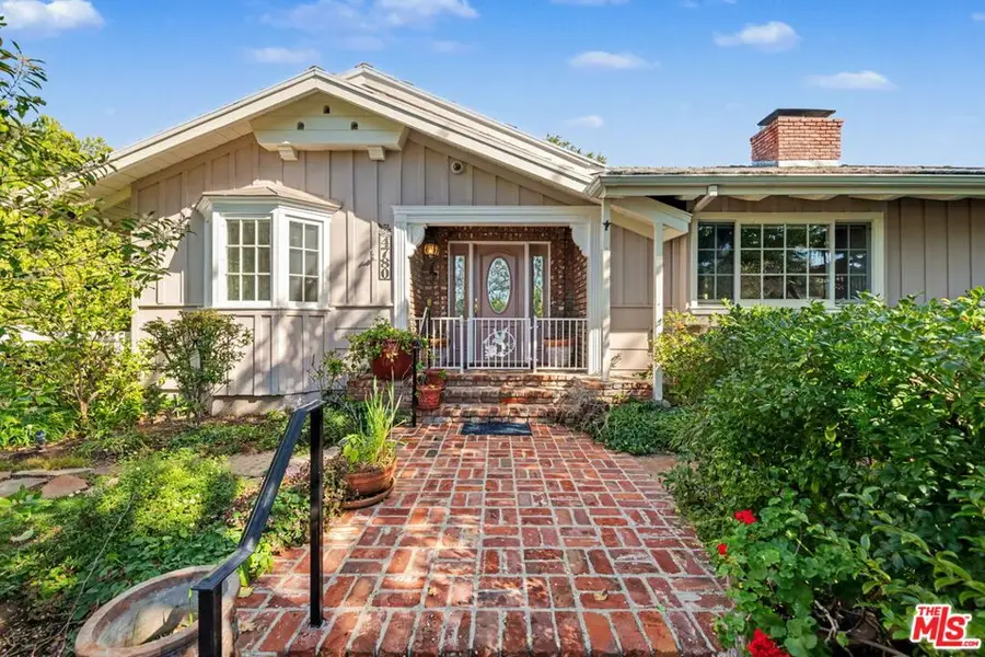 4780 Vista De Oro Avenue, Woodland Hills, CA 91364 - #2