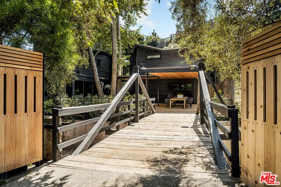 327 E Rustic Road, Santa Monica, CA 90402 - #2