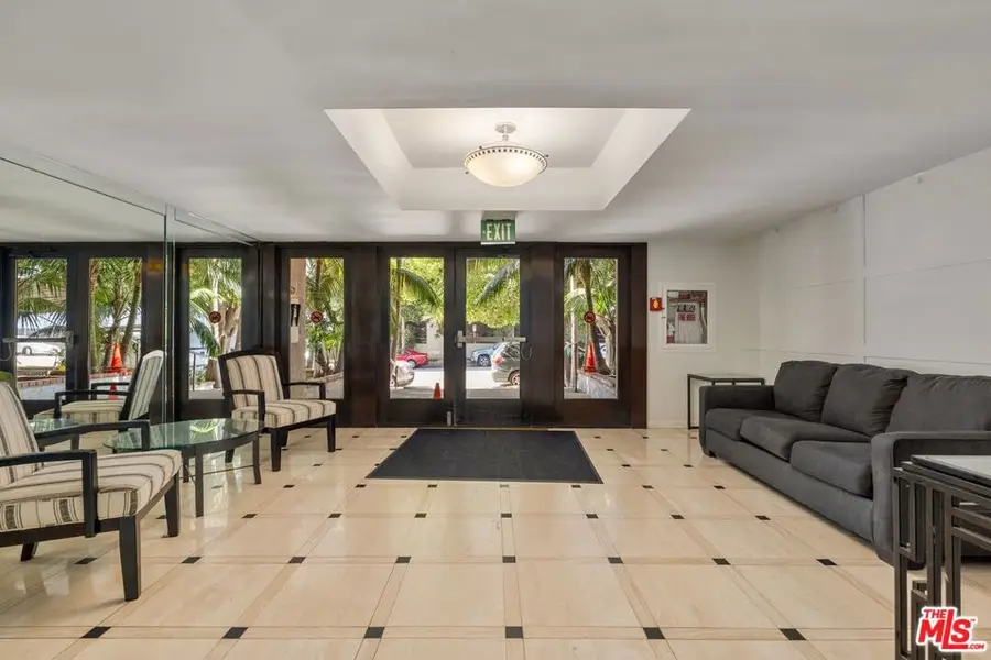 1262 S Barrington Avenue #204, Los Angeles, CA 90025 - #2