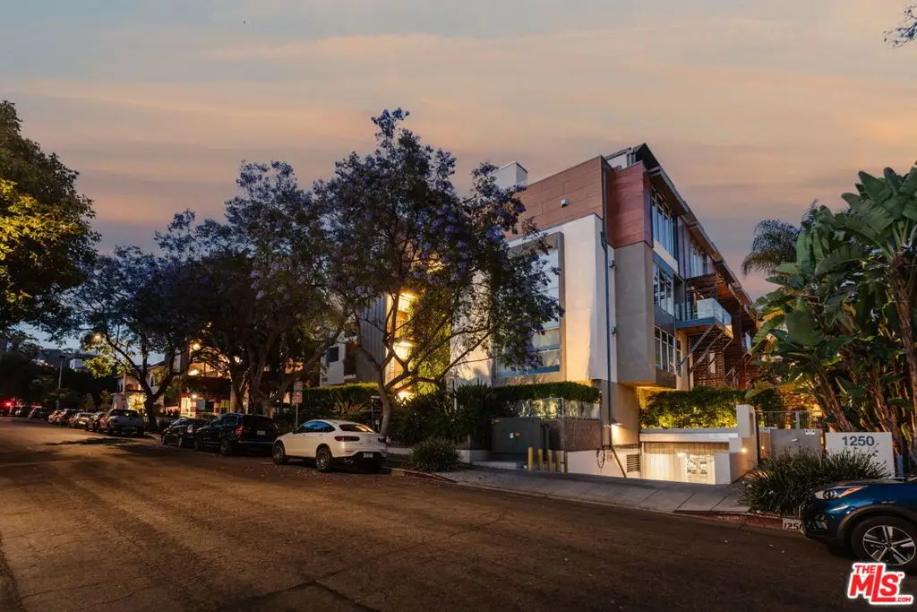 1250 N Harper Avenue #PH421, Los Angeles, CA 90046 - #1
