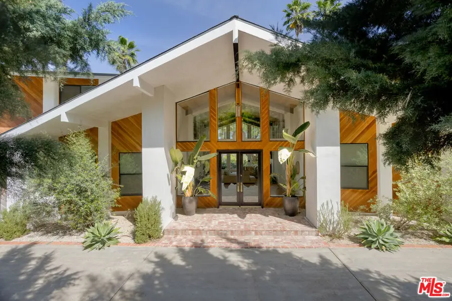 4915 Winnetka Avenue, Woodland Hills, CA 91364 - #2