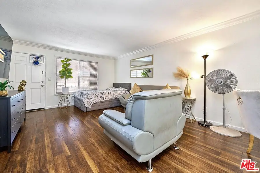 7045 Woodley Avenue #110, Van Nuys, CA 91406 - #2