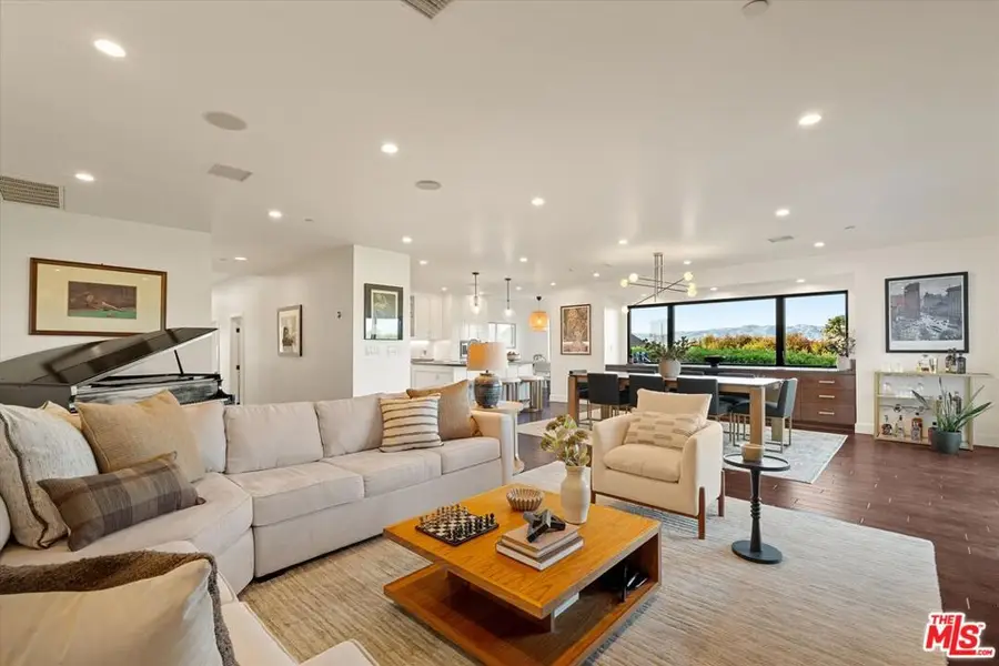 3840 Carmona Avenue, Los Angeles, CA 90008 - #2