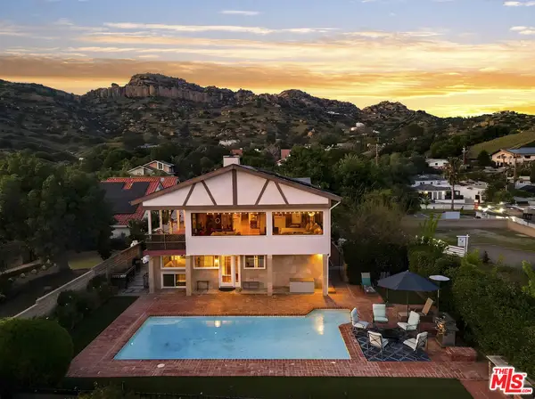 9207 Rowell Avenue, Chatsworth, CA 91311