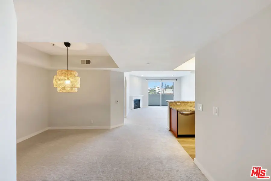620 S Gramercy Place #320, Los Angeles, CA 90005 - #3