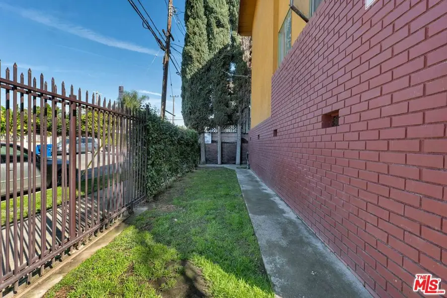 4052 Chevy Chase Drive, Los Angeles, CA 90039 - #3