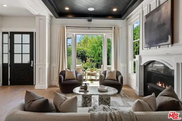 18057 Valley Vista Boulevard, Encino, CA 91316