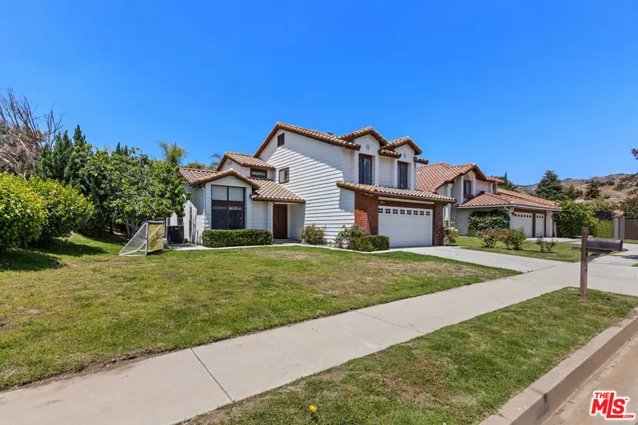 13011 Meadowlark Avenue, Granada Hills, CA 91344 - #2