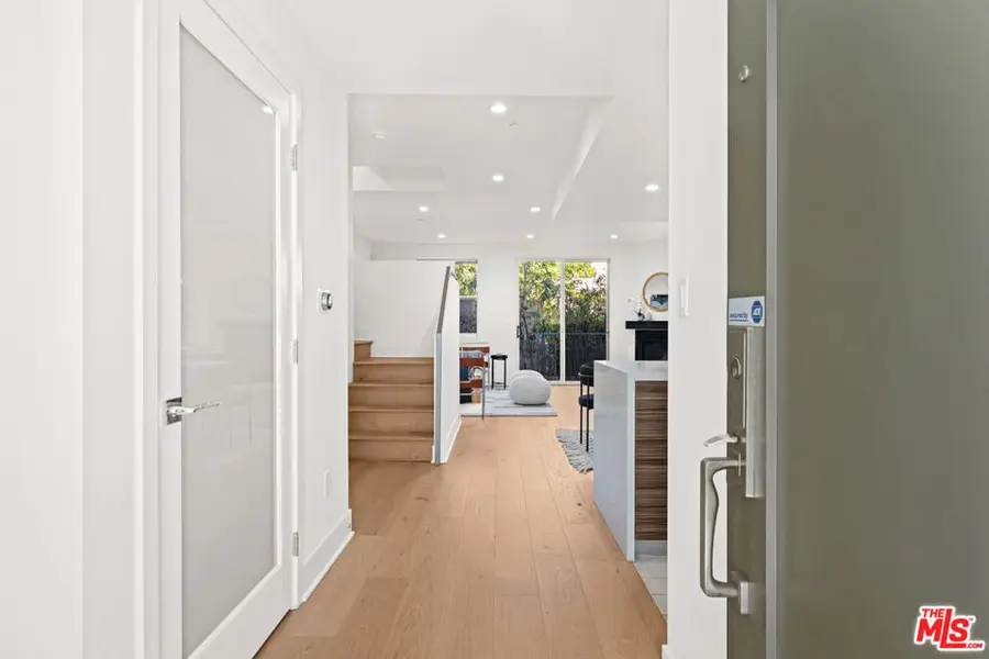 108 S Croft Avenue #102, Los Angeles, CA 90048 - #3