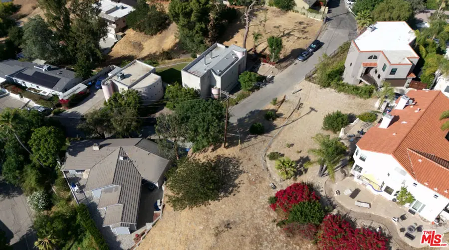 5015 Calatrana Drive, Woodland Hills, CA 91364 - #2