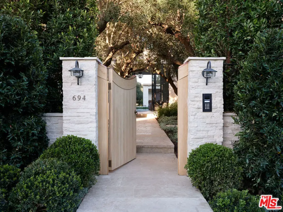 694 N Tigertail Road, Los Angeles, CA 90049 - #3