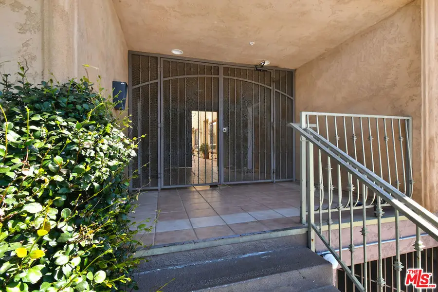 8800 Etiwanda Avenue #7, Northridge, CA 91325 - #2