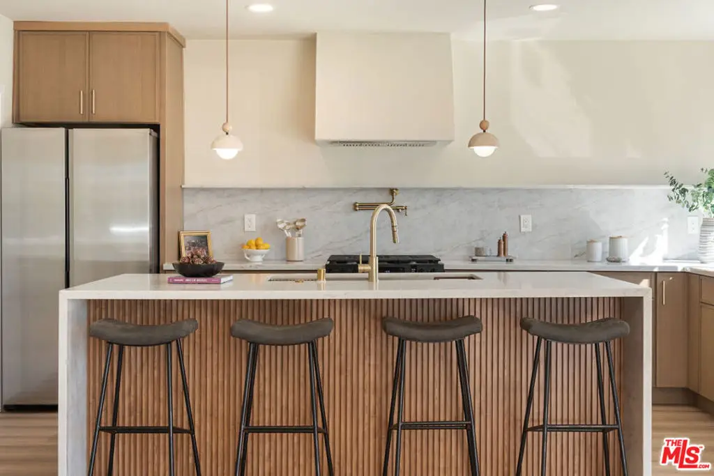 17643 Haynes Street, Lake Balboa, CA 91406 - #1