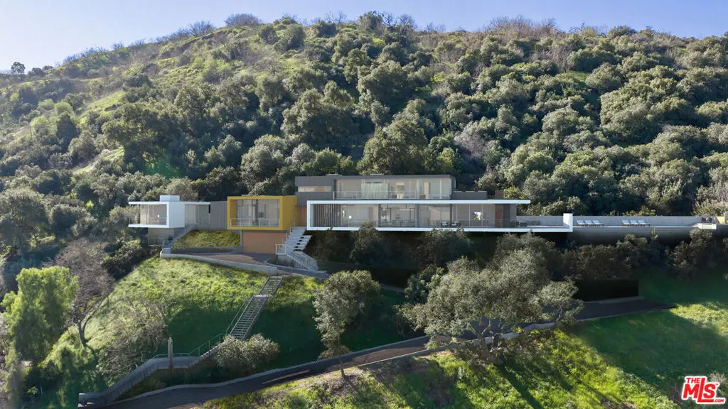 12340 Viewcrest Road, Studio City, CA 91604 - #1