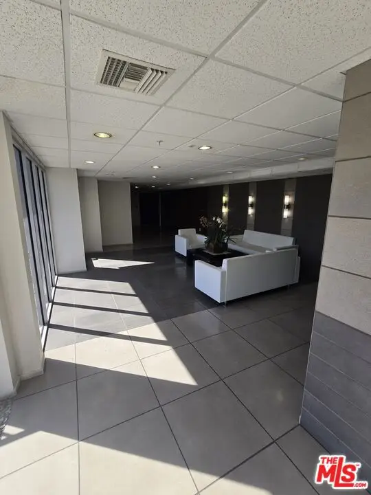 733 S Manhattan Place #604, Los Angeles, CA 90005 - #3
