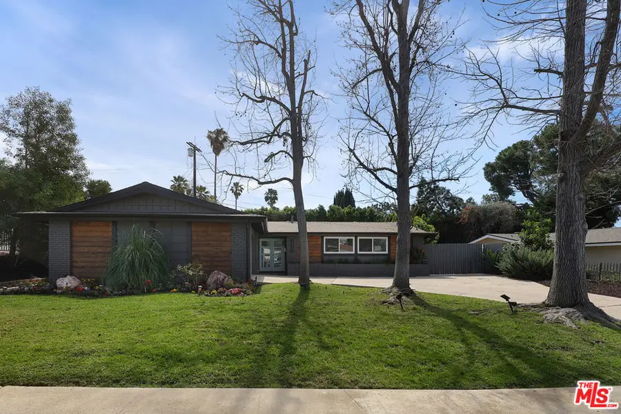 20756 Clarendon Street, Woodland Hills, CA 91367 - #2