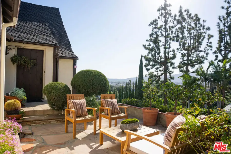 755 Luton Drive, Glendale, CA 91206 - #2