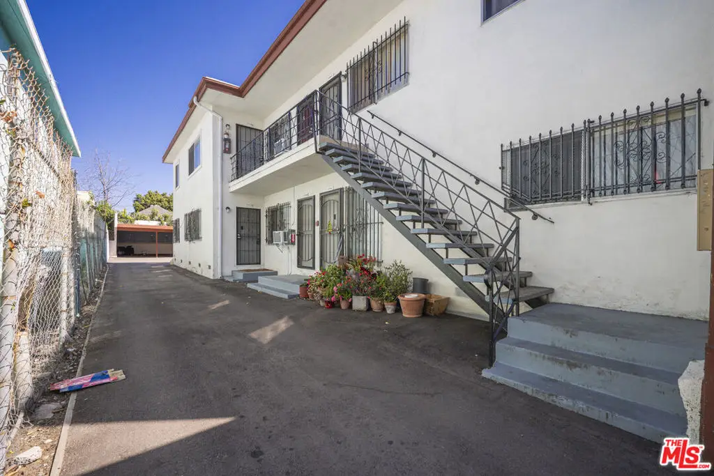 1204 S Hobart Boulevard, Los Angeles, CA 90006 - #1